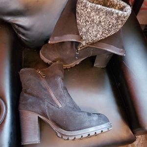 Mossimo black chunky boots